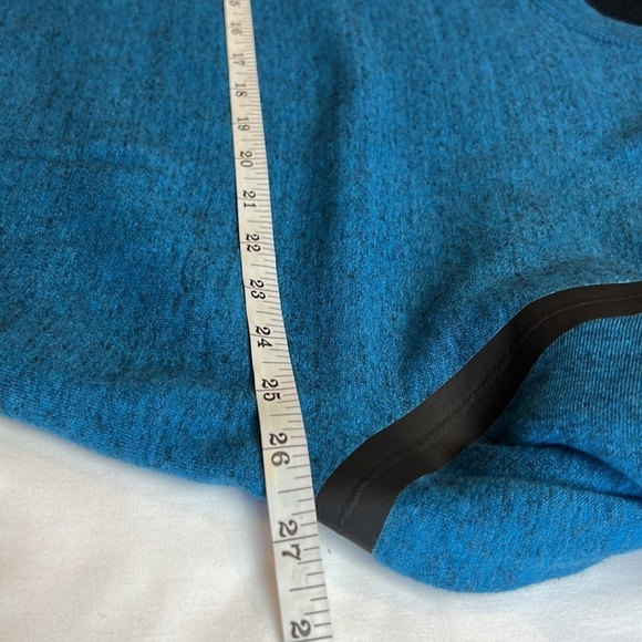 Nike Track & Field Teal Blue Cropped Sweatshirt SZ XL - Picture 9 of 12